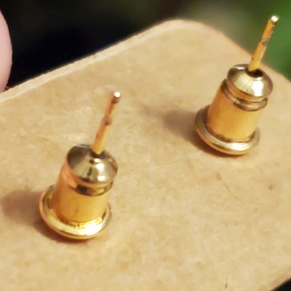 14k Gold Plated Ruby Red Garnet Post Earrings. - Picture 6 of 7